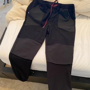 Figs x Disney jogger scrub pants. MENS. L.